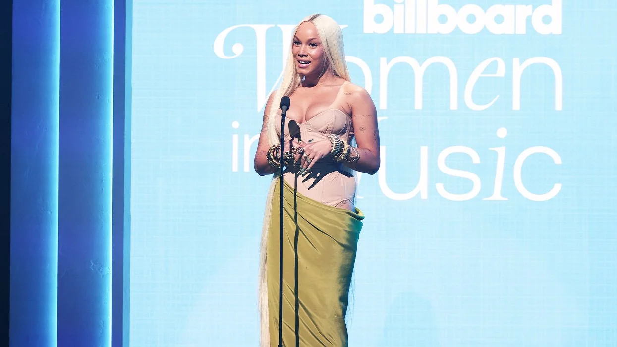 Tanner Adell on the 2025 Billboard Women in Music Awards red carpet, confidently embracing her pansexual identity among celebrities coming out 2025.